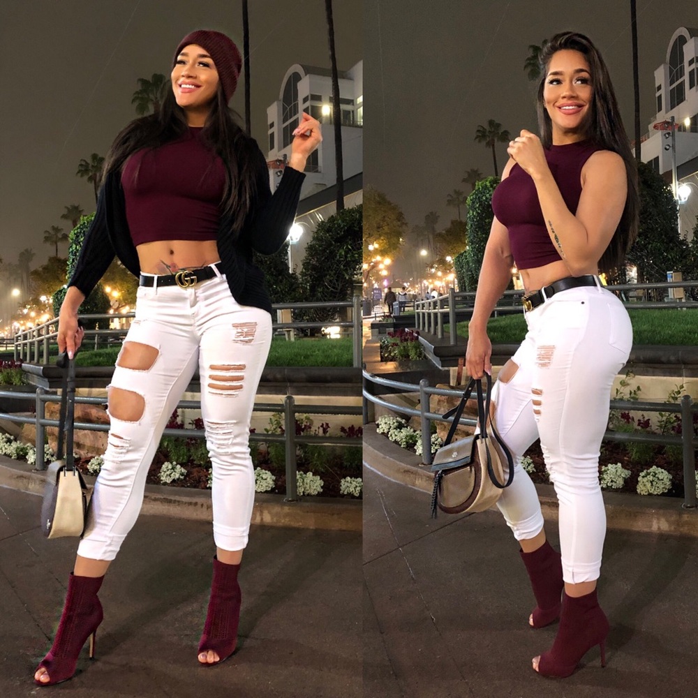 Cute sexy outfit 😁Shoes, crop top and jeans.